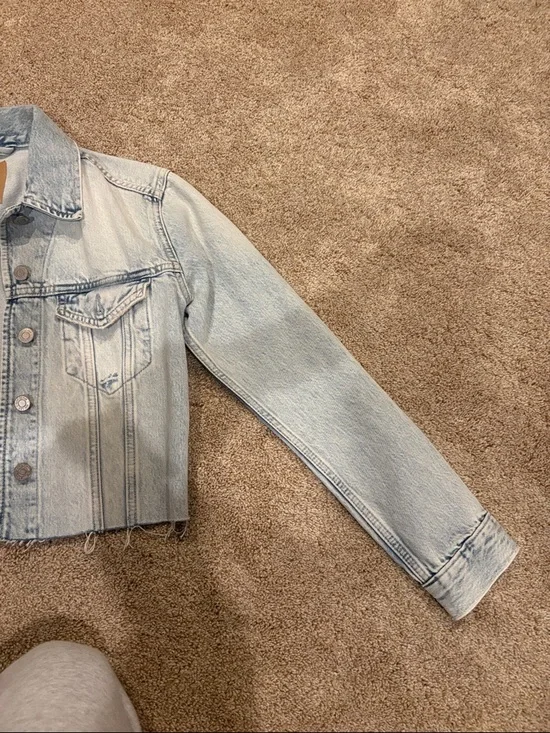 GAP Light Wash Cropped Jean Jacket - Pale Blue - Picture 2 of 6